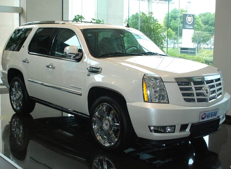 一仆二主张嘉译开的车凯迪拉克2012款高清图片
