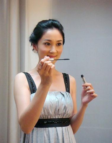 刀客家族的女人石彩凤扮演者许还幻个人资料及写真照