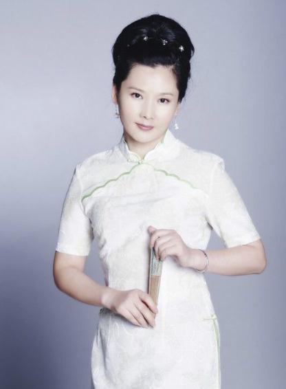 刀客家族的女人余黄氏扮演者何赛飞个人资料