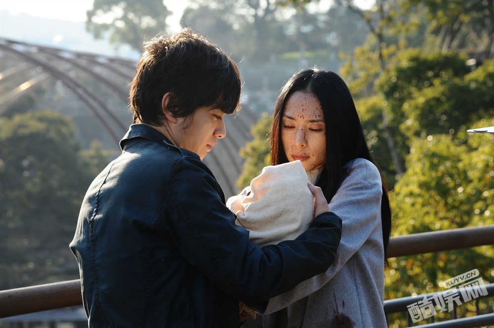 电影《寄生兽》官方剧照  电影《寄生兽》高清剧照、海报、发布会照片汇总