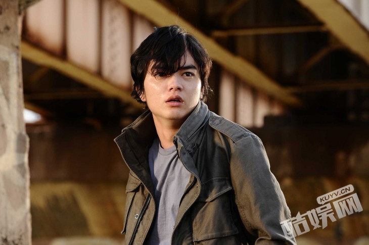 电影《寄生兽》官方剧照  电影《寄生兽》高清剧照、海报、发布会照片汇总