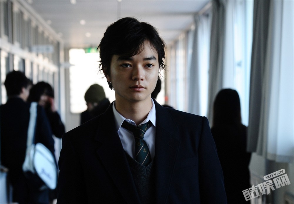 电影《寄生兽》官方剧照  电影《寄生兽》高清剧照、海报、发布会照片汇总