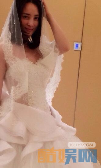 蒋勤勤陈建斌婚纱照欣赏 38岁蒋勤勤再拍婚纱照秀恩爱