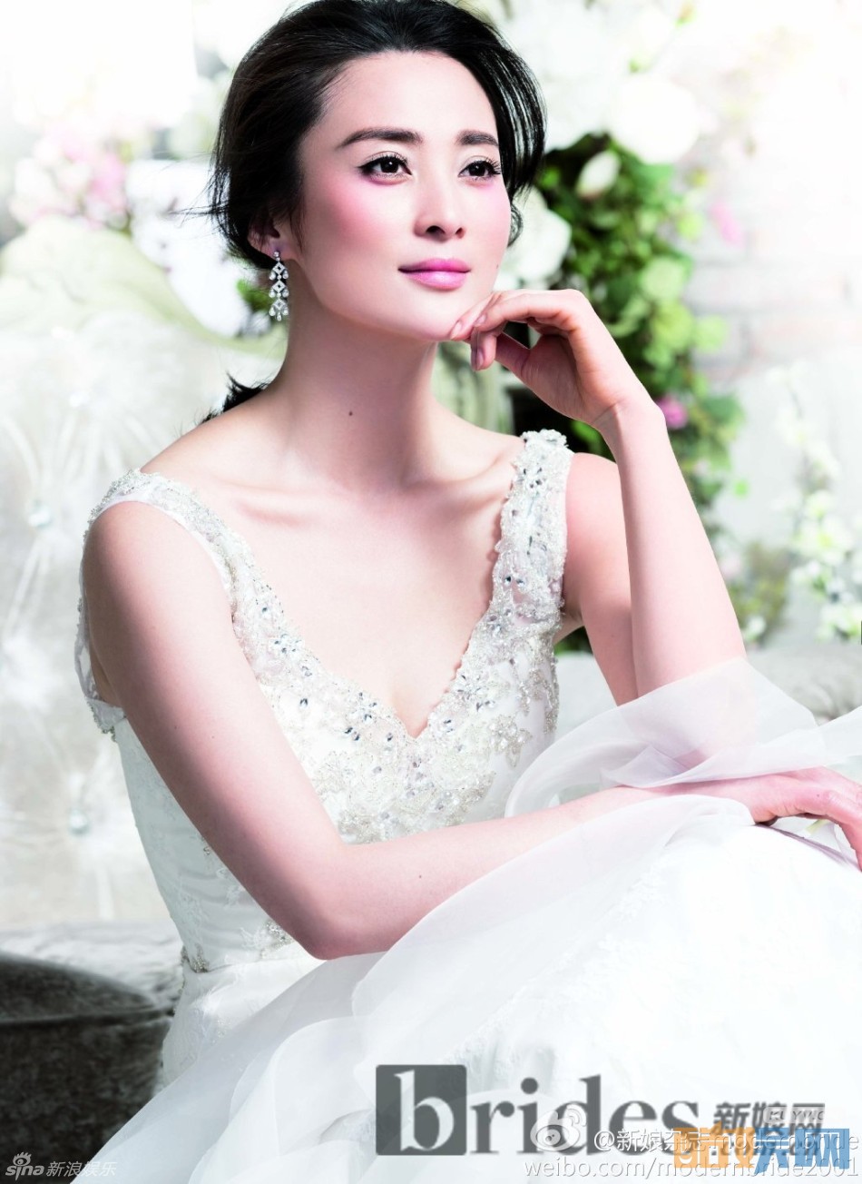 蒋勤勤陈建斌婚纱照欣赏 38岁蒋勤勤再拍婚纱照秀恩爱