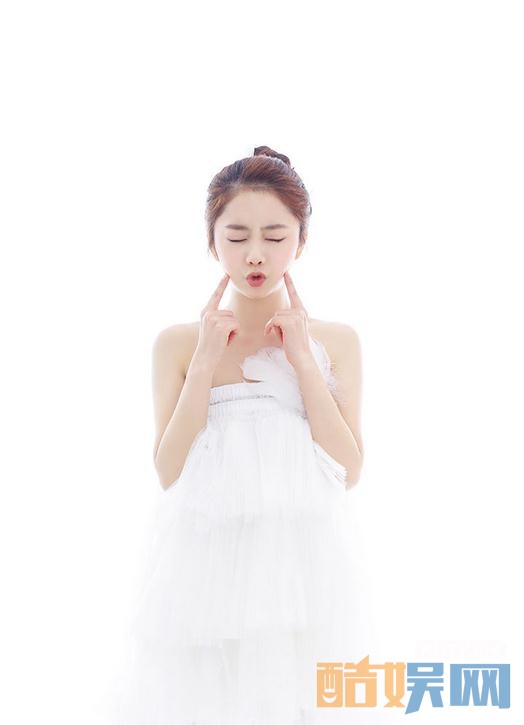 谭松韵白色写真