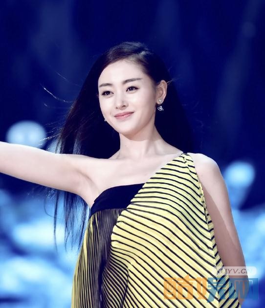 张天爱《快乐大本营》综艺照