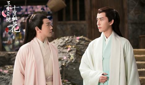 剧版三生三世十里桃花曝最新剧照 赵又廷壁咚杨幂