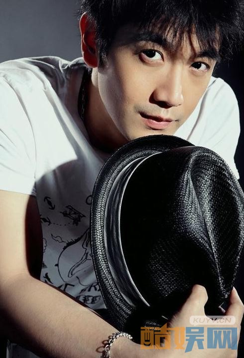 三生三世十里桃花折颜是谁扮演的？折颜扮演者张智尧个人资料简介