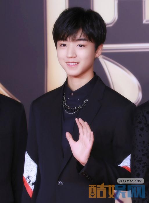 王俊凯微博之夜照