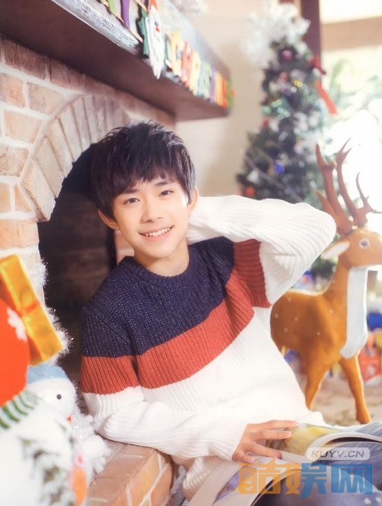 易烊千玺圣诞写真