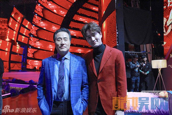 杨玏个人资料简介 杨玏和爸爸杨立新合照