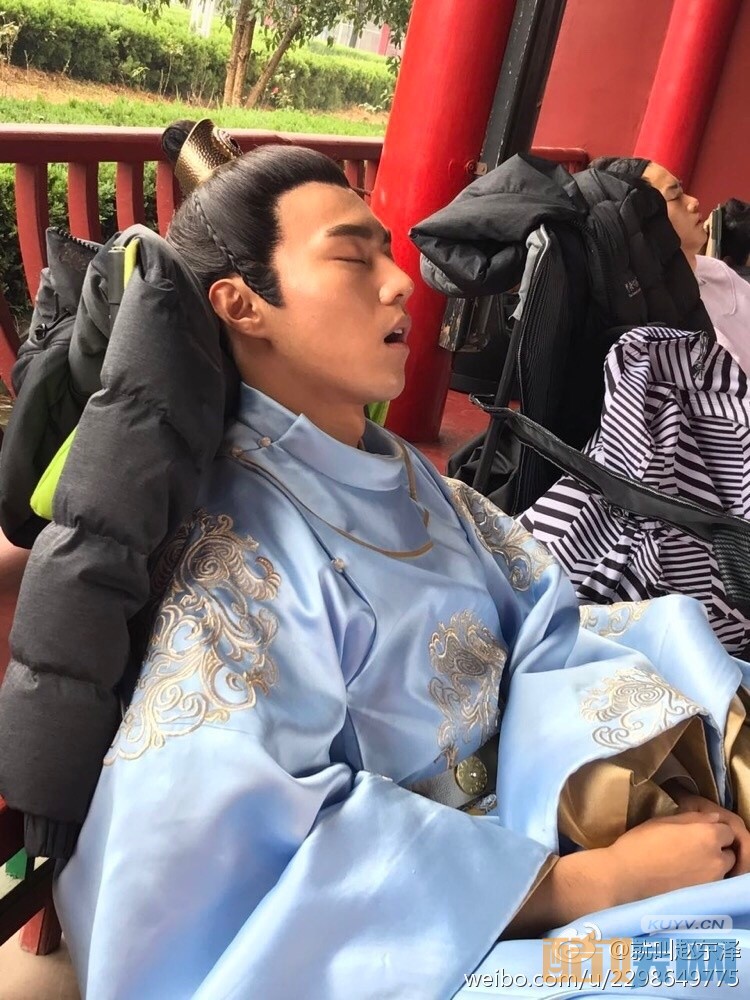 大唐荣耀叶护扮演者赵东泽写真生活照