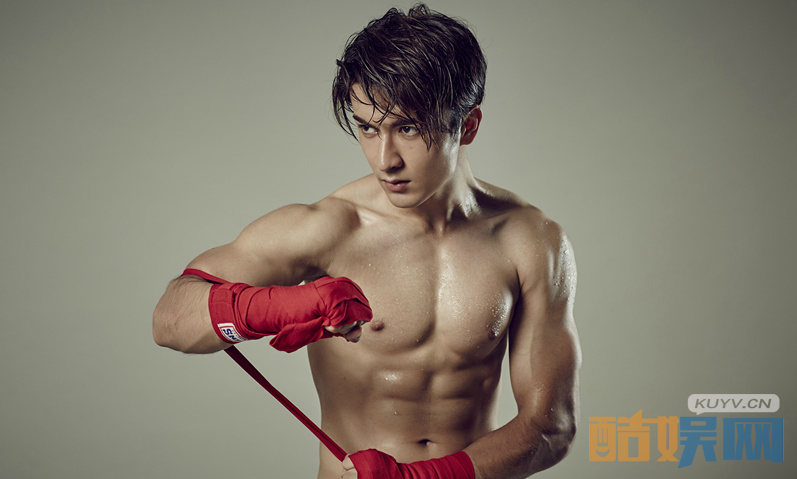 云巅之上岳乐是谁扮演的？云巅之上岳乐扮演者米热个人资料、写真、杂志欣赏