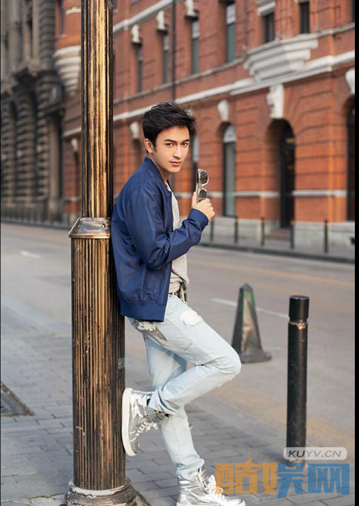 云巅之上岳乐是谁扮演的？云巅之上岳乐扮演者米热个人资料、写真、杂志欣赏