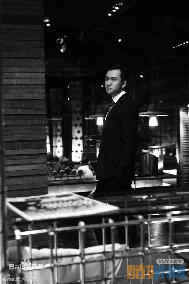 翟天临绅士写真照