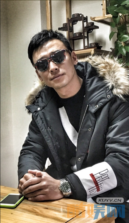 鸡毛飞上天王大山是谁扮演的  鸡毛飞上天王大山扮演者郑奇个人资料、写真、生活照欣赏