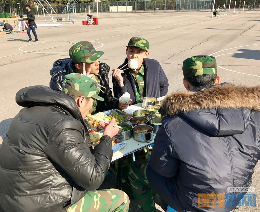 春风十里不如你片场照