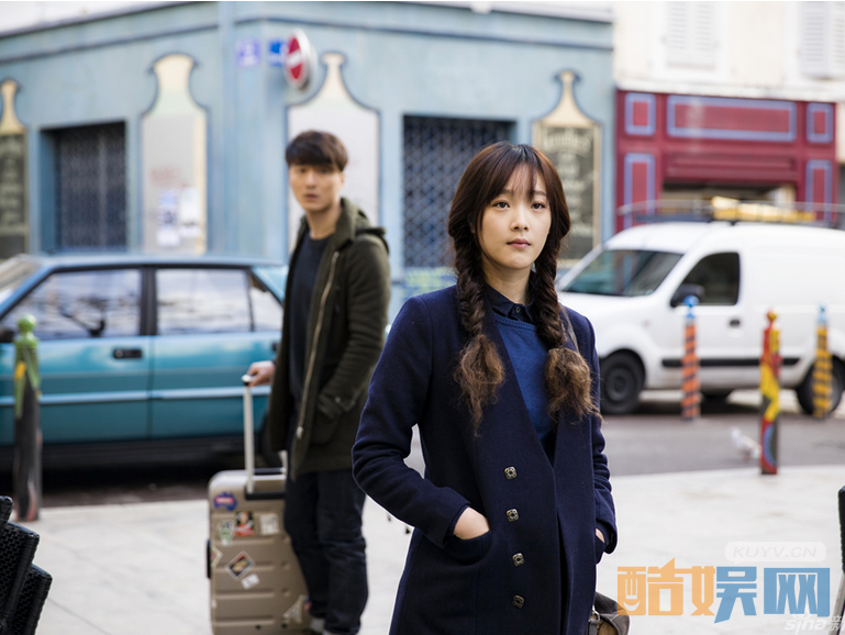 何杜娟个人经历 何杜娟个人资料简介  何杜娟杂志、写真、生活照欣赏