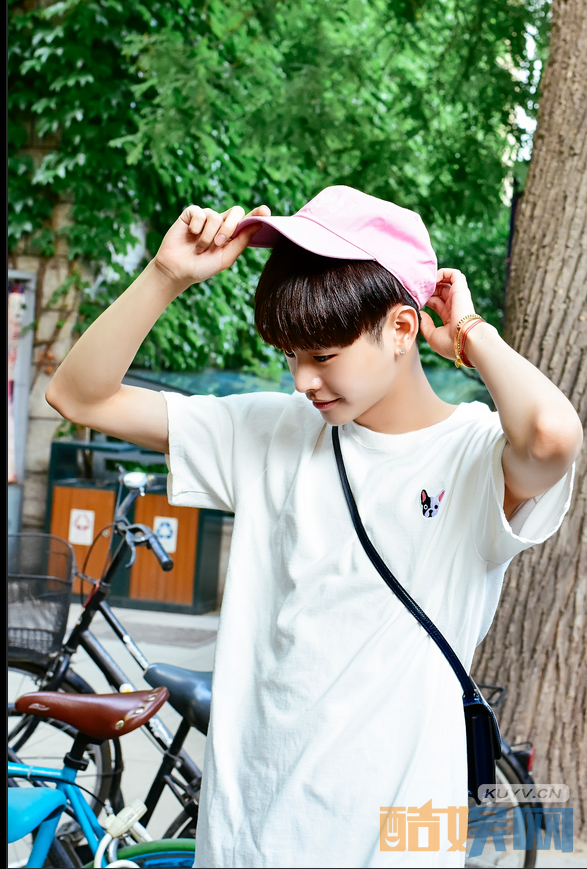 这个世界不看脸仇英树是谁演的？这个世界不看脸仇英树扮演者王新乔个人资料、写真、生活照欣赏