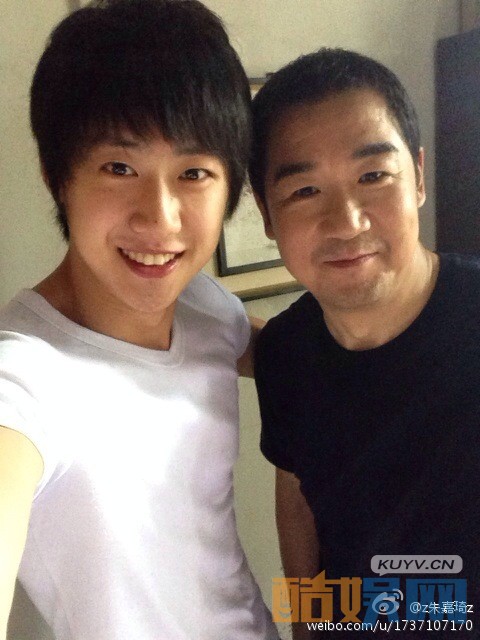 和其他明星合照