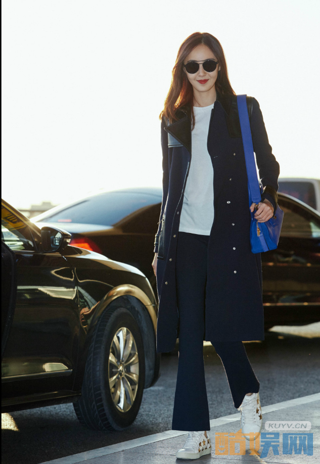 米露个人经历  米露个人资料简介  米露写真、杂志、活动照欣赏