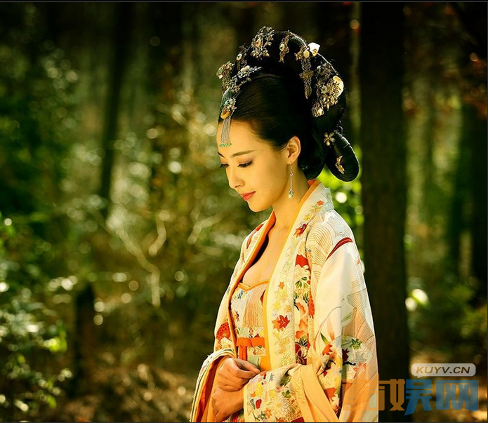   米露个人经历  米露个人资料简介  米露写真、杂志、活动照欣赏