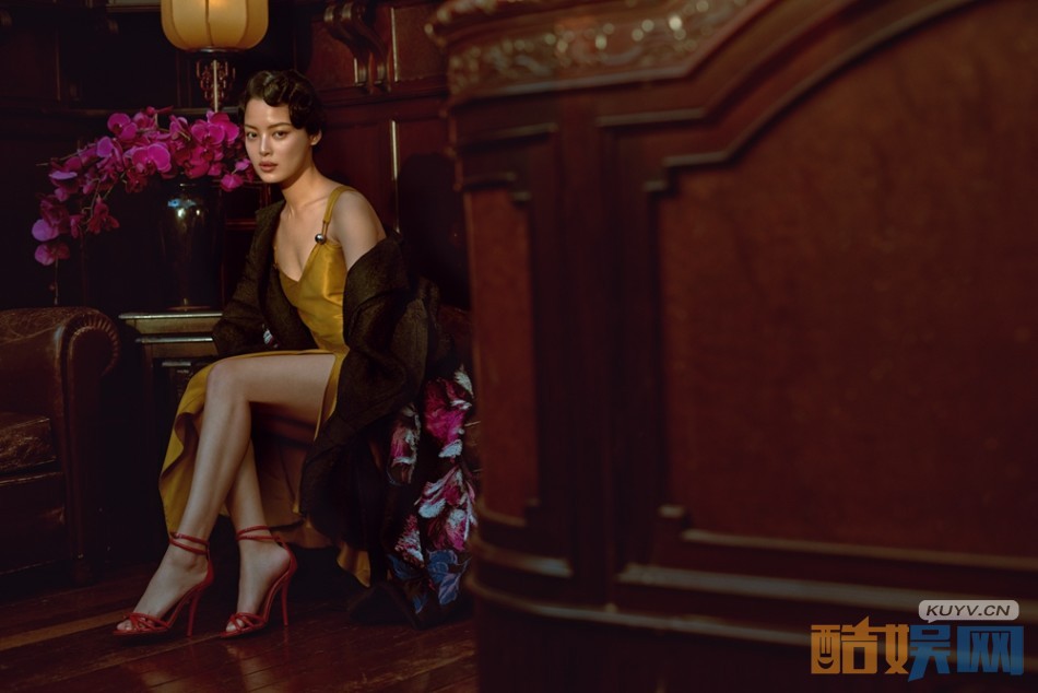 辛芷蕾复古写真