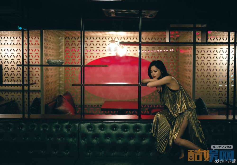 辛芷蕾慵懒写真