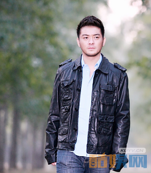 被催眠的催眠师李正阳是谁演的？被催眠的催眠师李正阳扮演者鲍鲲个人资料、写真、生活照欣赏