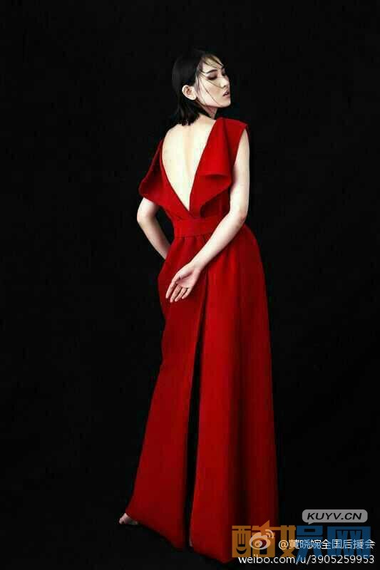 黄晓婉晚礼服写真