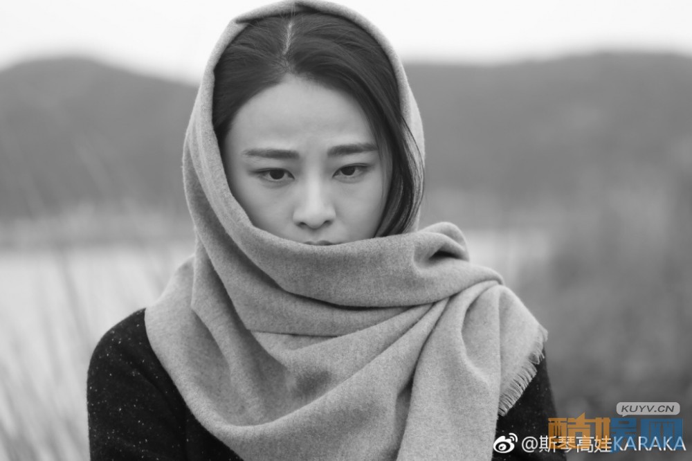 小斯琴高娃黑白写真