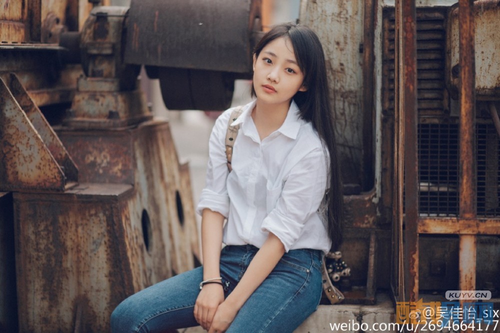 吴佳怡校园风格写真