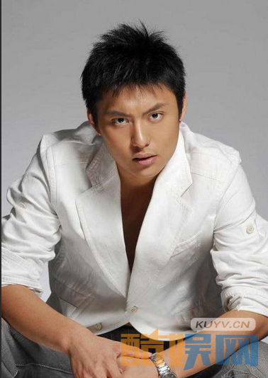 御姐归来何一坤是谁演的？御姐归来何一坤的扮演者侯京健个人资料、写真、生活照欣赏