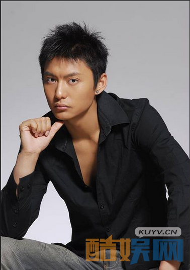 御姐归来何一坤是谁演的？御姐归来何一坤的扮演者侯京健个人资料、写真、生活照欣赏