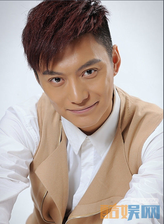 御姐归来何一坤是谁演的？御姐归来何一坤的扮演者侯京健个人资料、写真、生活照欣赏