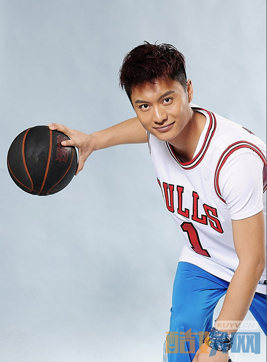 御姐归来何一坤是谁演的？御姐归来何一坤的扮演者侯京健个人资料、写真、生活照欣赏