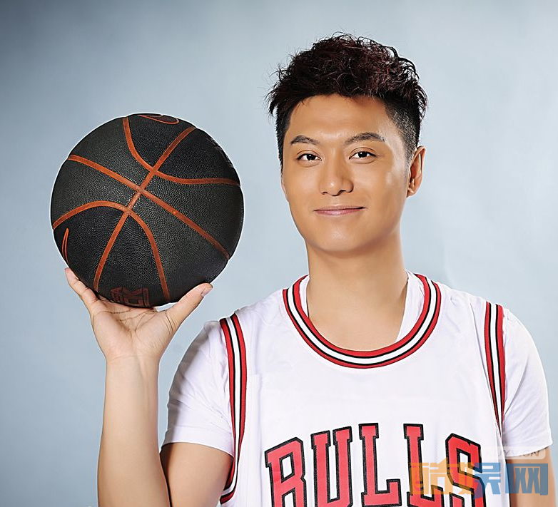 御姐归来何一坤是谁演的？御姐归来何一坤的扮演者侯京健个人资料、写真、生活照欣赏