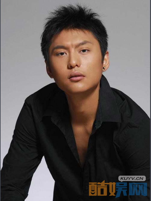 御姐归来何一坤是谁演的？御姐归来何一坤的扮演者侯京健个人资料、写真、生活照欣赏