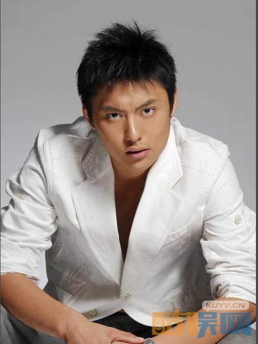 御姐归来何一坤是谁演的？御姐归来何一坤的扮演者侯京健个人资料、写真、生活照欣赏