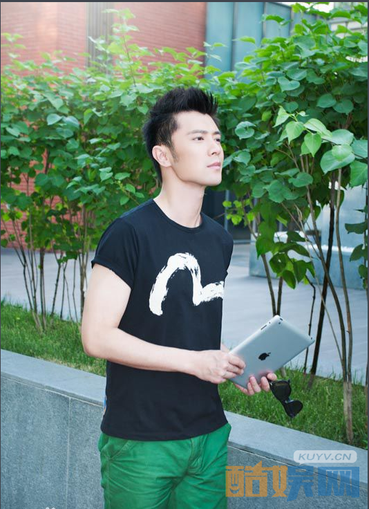 御姐归来王特是谁演的？御姐归来王特扮演者王钧赫个人资料、写真、生活照欣赏