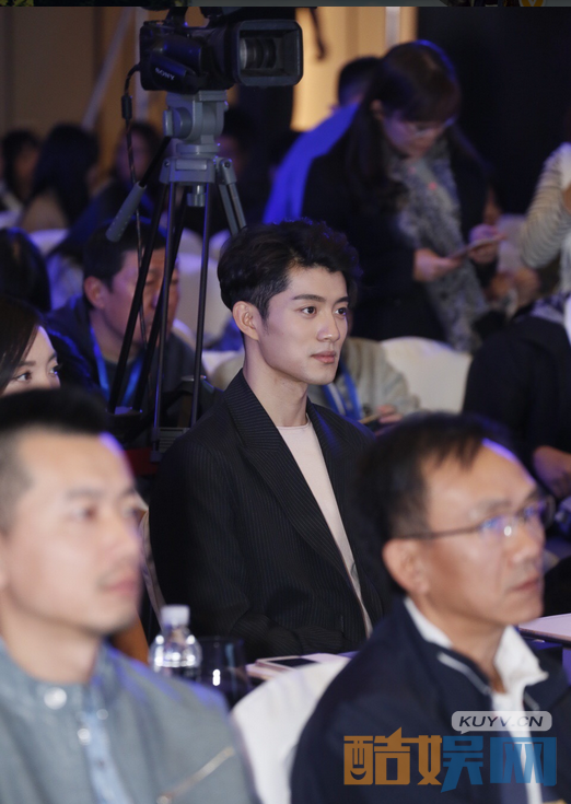  陈奕龙个人经历 陈奕龙个人资料简介 陈奕龙写真、生活照、活动照欣赏