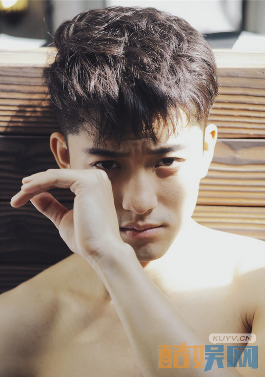  陈奕龙个人经历 陈奕龙个人资料简介 陈奕龙写真、生活照、活动照欣赏