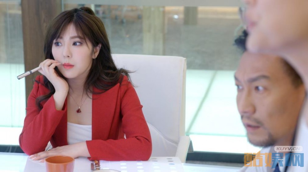 繁星四月李宝英是谁演的？繁星四月李宝英扮演者赵奕欢个人资料、写真、生活照欣赏