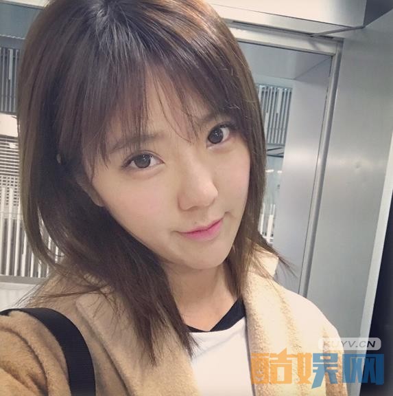 繁星四月李宝英是谁演的？繁星四月李宝英扮演者赵奕欢个人资料、写真、生活照欣赏