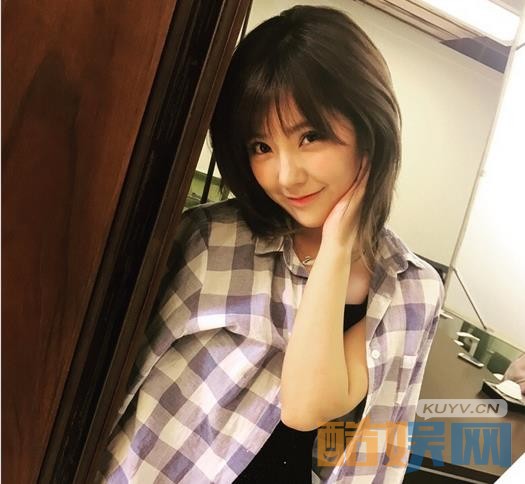 繁星四月李宝英是谁演的？繁星四月李宝英扮演者赵奕欢个人资料、写真、生活照欣赏