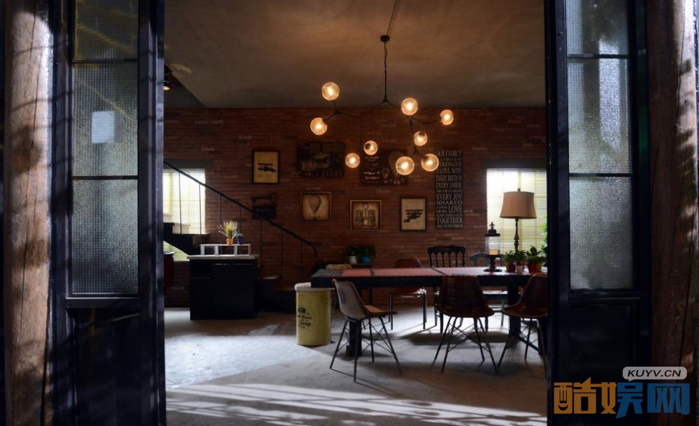 《王子咖啡店》片场照