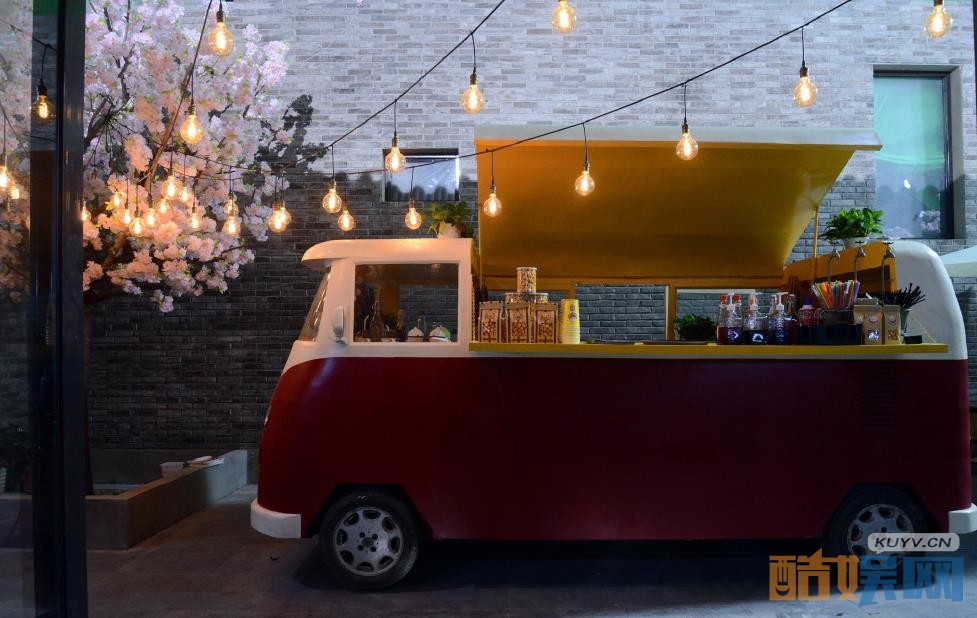 《王子咖啡店》片场照