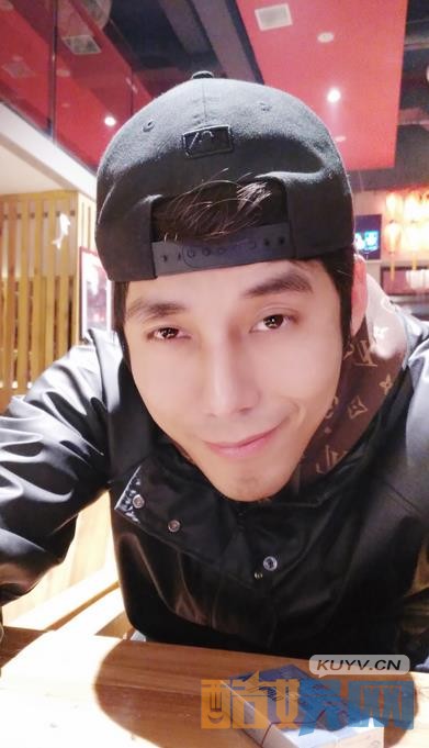 求婚大作战大雄老师是谁演的？求婚大作战大雄老师扮演者杨金赐个人资料、写真、生活照欣赏