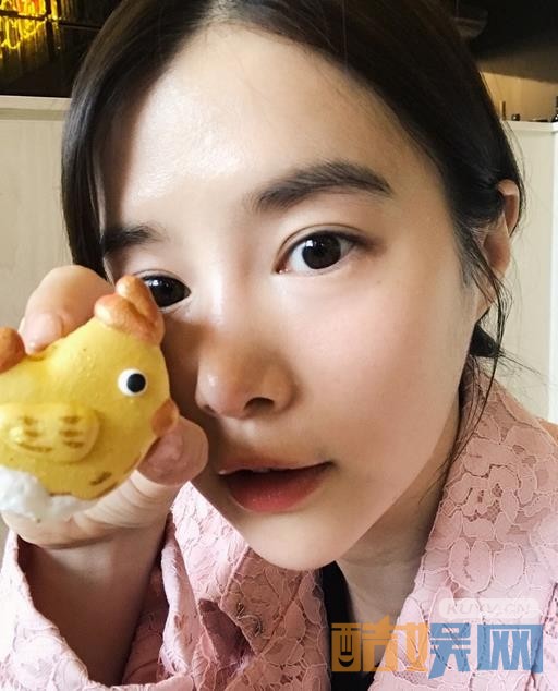 繁星四月闵四月妈妈的远房侄女闵一蓉是谁演的？繁星四月闵一蓉扮演者李佳颖个人资料、写真、生活照欣赏