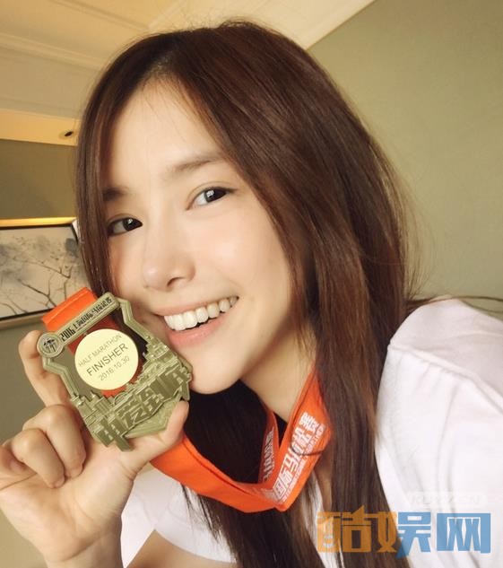 繁星四月闵四月妈妈的远房侄女闵一蓉是谁演的？繁星四月闵一蓉扮演者李佳颖个人资料、写真、生活照欣赏